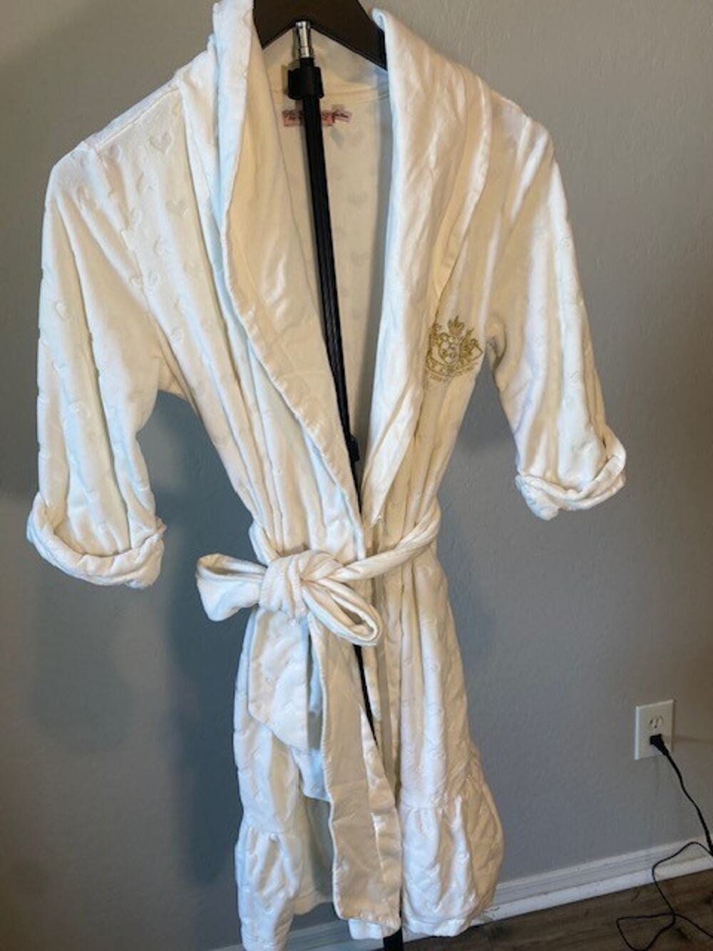 Juicy Couture Velour Hooded Robe Women's Small Ivory Heart Embossed Gold Crest